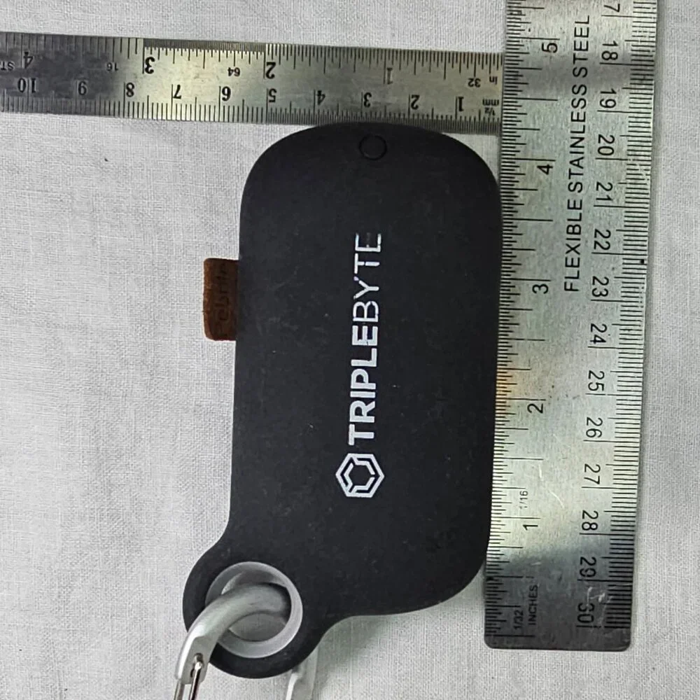 Pebble 5000 mAh Durable Portable Charger Power Bank w Carabiner 2695